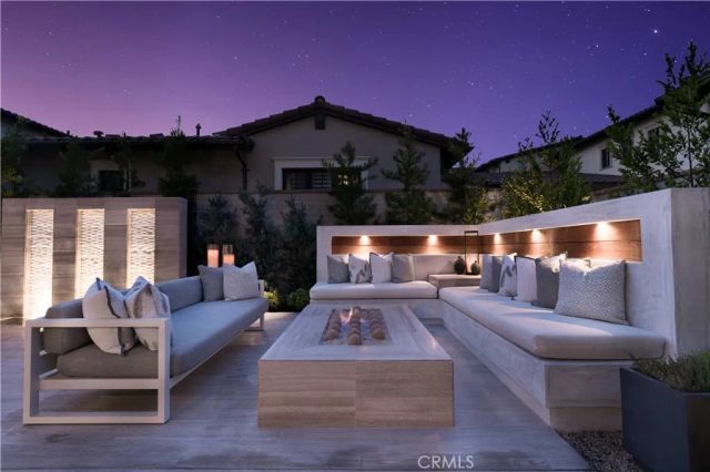 113 Andirons, Irvine, CA 92602
