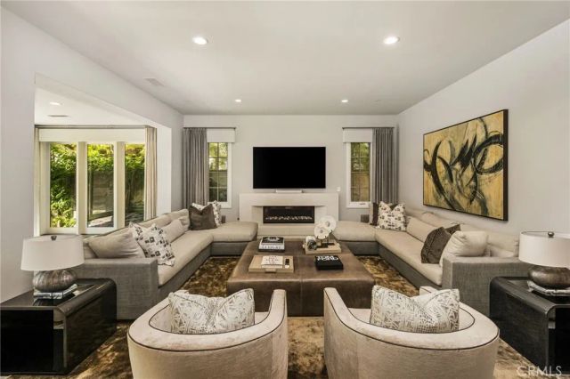 113 Andirons, Irvine, CA 92602