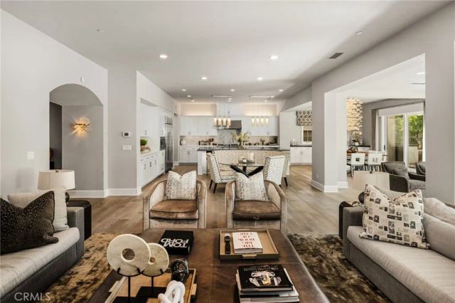 113 Andirons, Irvine, CA 92602