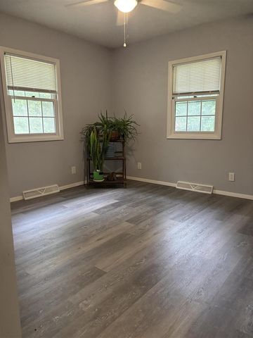 30417 Us-12, Niles, MI 49120