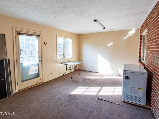 802 Locust Street 3, Rogersville, TN 37857