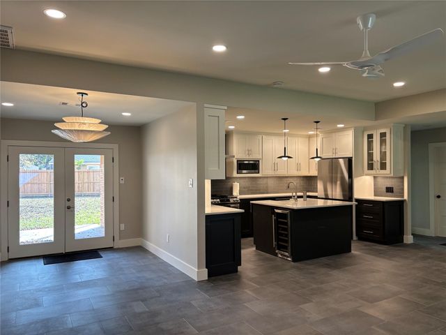 2223 Hialeah Drive, Houston, TX 77018