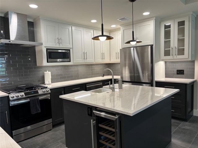 2223 Hialeah Drive, Houston, TX 77018