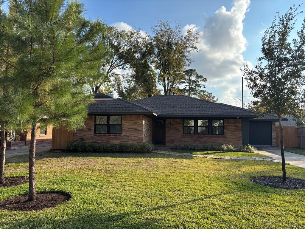 2223 Hialeah Drive, Houston, TX 77018