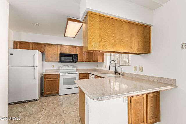 8820 W ALICE Avenue, Peoria, AZ 85345