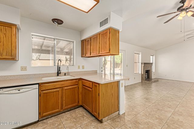 8820 W ALICE Avenue, Peoria, AZ 85345