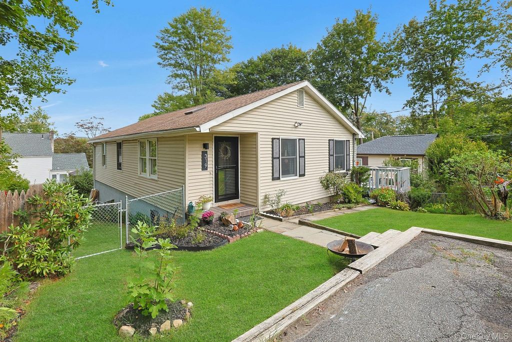 319 Meadow Road, Mahopac, NY 10541