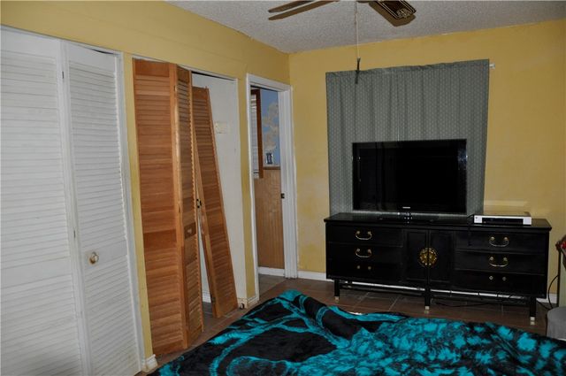 5841 Glen Arbor Dr, Corpus Christi, TX 78412