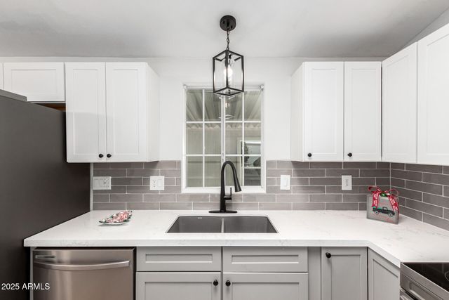 3301 S Goldfield Road 2006, Apache Junction, AZ 85119