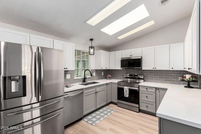 3301 S Goldfield Road 2006, Apache Junction, AZ 85119