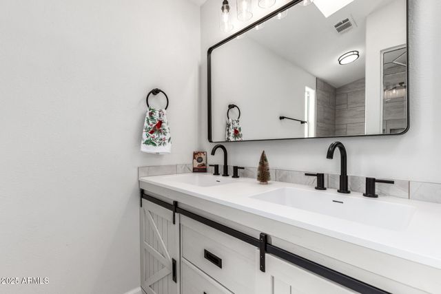 3301 S Goldfield Road 2006, Apache Junction, AZ 85119