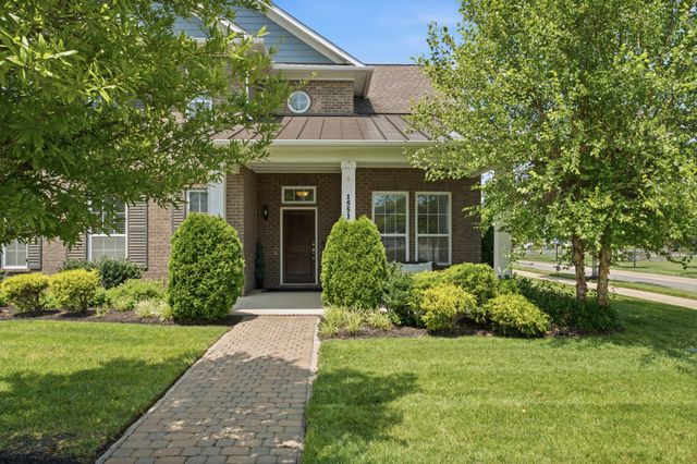 1551 Drakes Creek Rd, Hendersonville, TN 37075