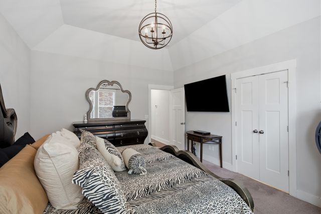 1551 Drakes Creek Rd, Hendersonville, TN 37075