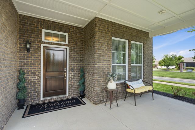1551 Drakes Creek Rd, Hendersonville, TN 37075