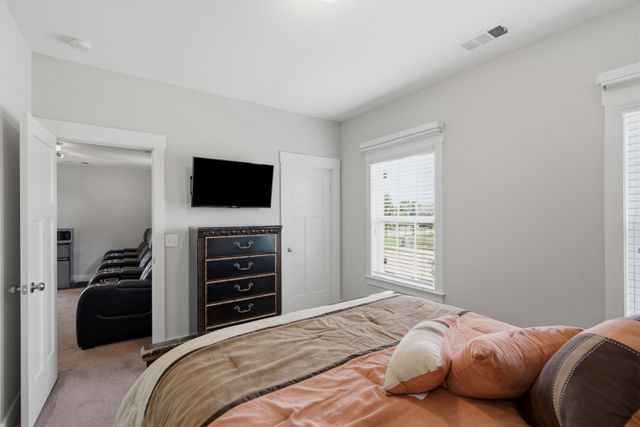 1551 Drakes Creek Rd, Hendersonville, TN 37075