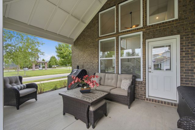 1551 Drakes Creek Rd, Hendersonville, TN 37075