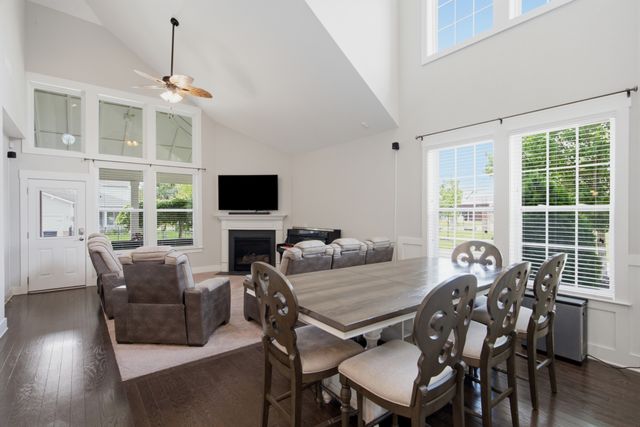 1551 Drakes Creek Rd, Hendersonville, TN 37075