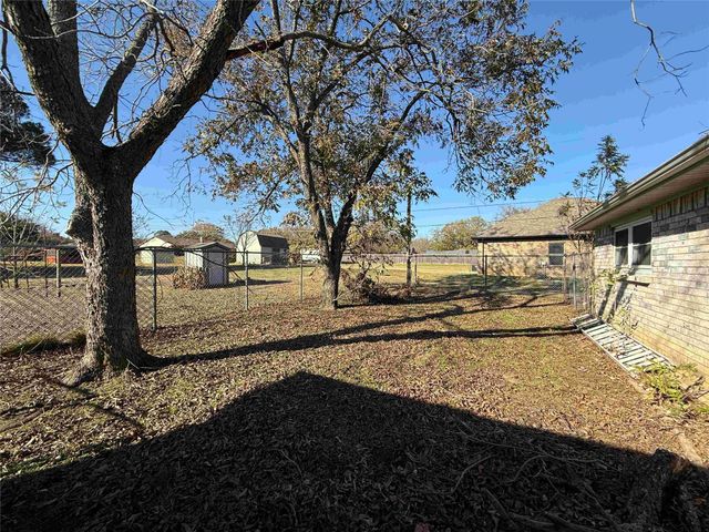 100 hyline Drive, Keene, TX 76031
