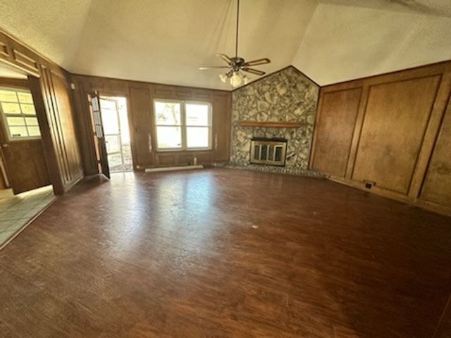 100 hyline Drive, Keene, TX 76031