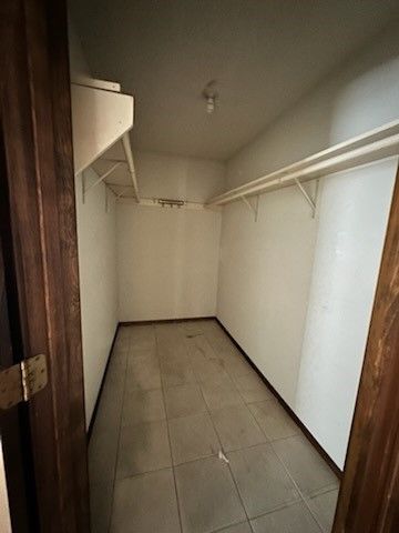 100 hyline Drive, Keene, TX 76031