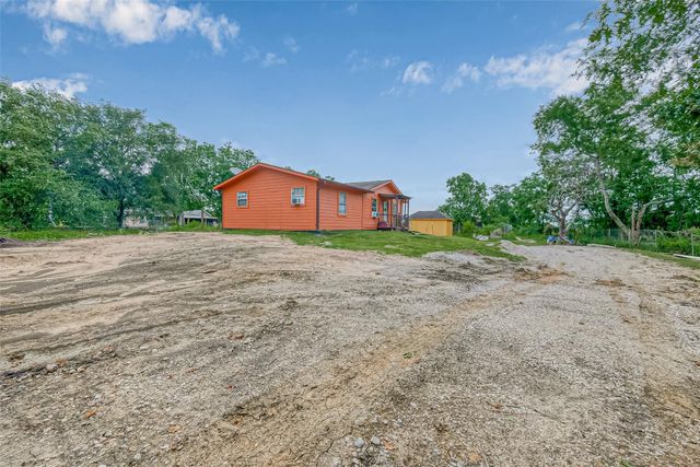 1031 County Road 491, Dayton, TX 77535