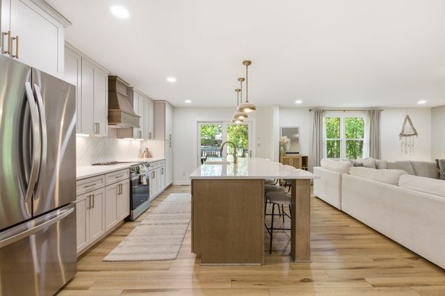 7012 Cotton Blossom Ln, Nashville, TN 37221