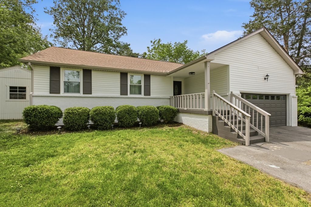 7012 Cotton Blossom Ln, Nashville, TN 37221