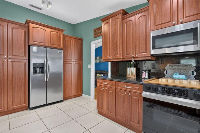 8751 NW 19th Street, Coral Springs, FL 33071
