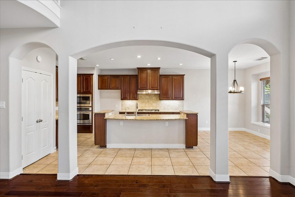Image 15 of property listing at 2902 Grand Mesa Pass, Missouri City, TX 77459