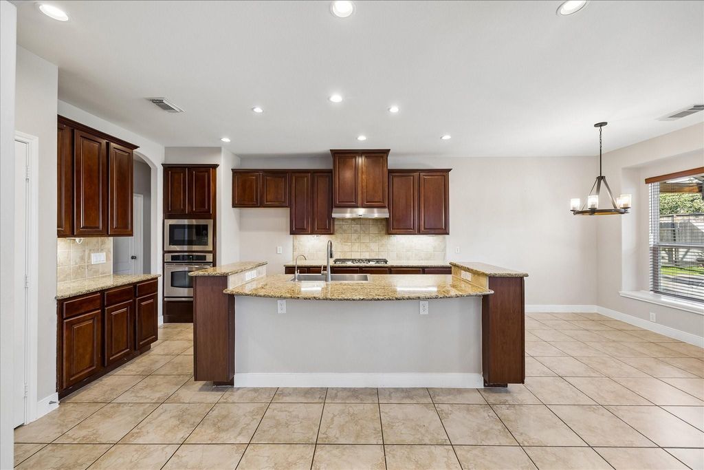 Image 16 of property listing at 2902 Grand Mesa Pass, Missouri City, TX 77459