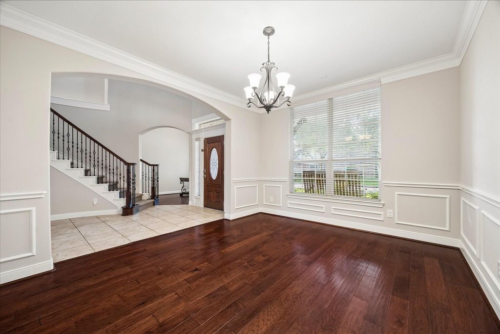 Image 9 of property listing at 2902 Grand Mesa Pass, Missouri City, TX 77459