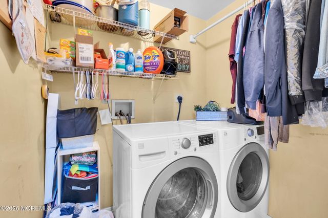 11 Andrew Street, Howell, NJ 07731