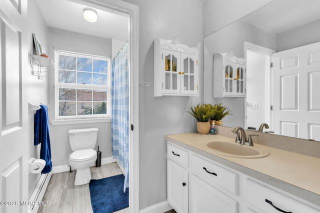 11 Andrew Street, Howell, NJ 07731