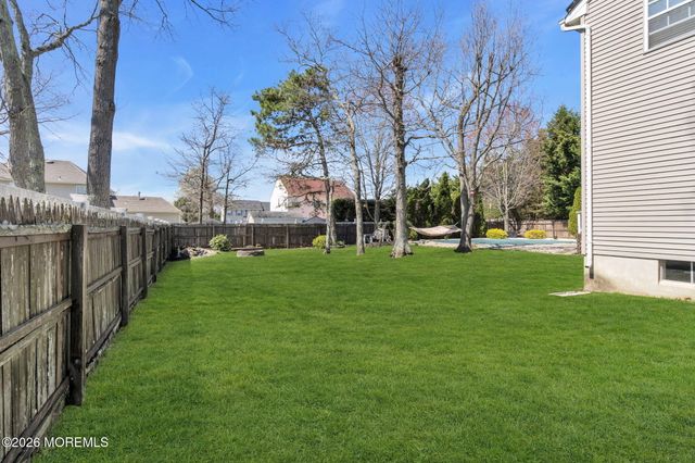 11 Andrew Street, Howell, NJ 07731