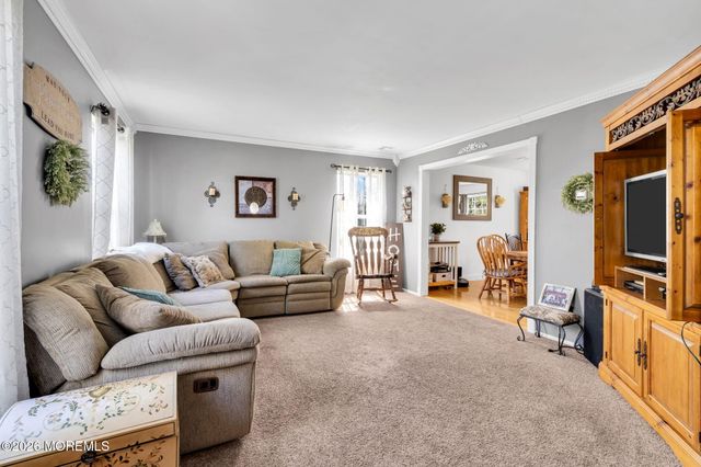 11 Andrew Street, Howell, NJ 07731