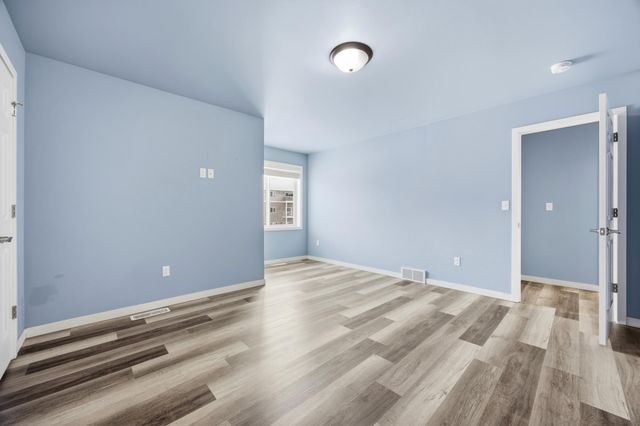 3433 18th Street S, Moorhead, MN 56560