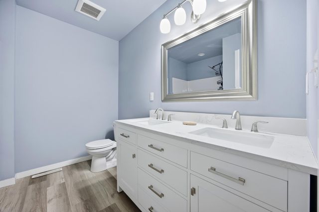 3433 18th Street S, Moorhead, MN 56560