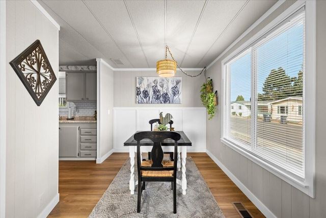 3431 S Pacific Highway SPC 98, Medford, OR 97501