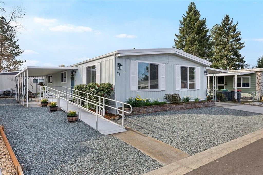3431 S Pacific Highway SPC 98, Medford, OR 97501