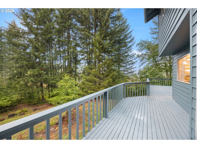 38015 Se FALL CREEK Rd, Estacada, OR 97023