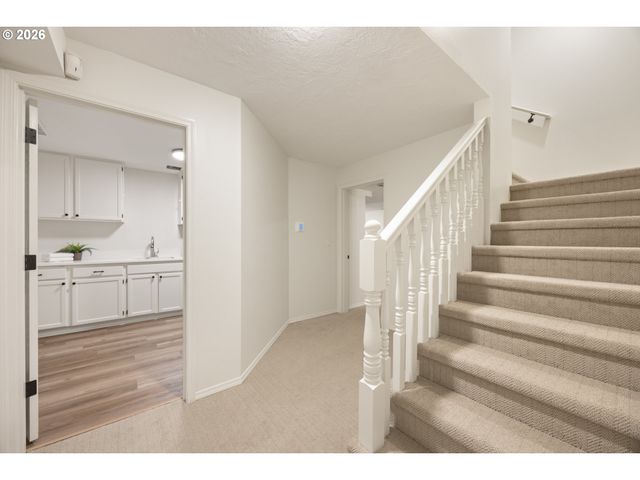 38015 Se FALL CREEK Rd, Estacada, OR 97023