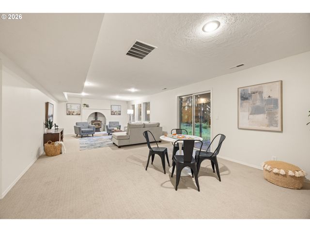 38015 Se FALL CREEK Rd, Estacada, OR 97023