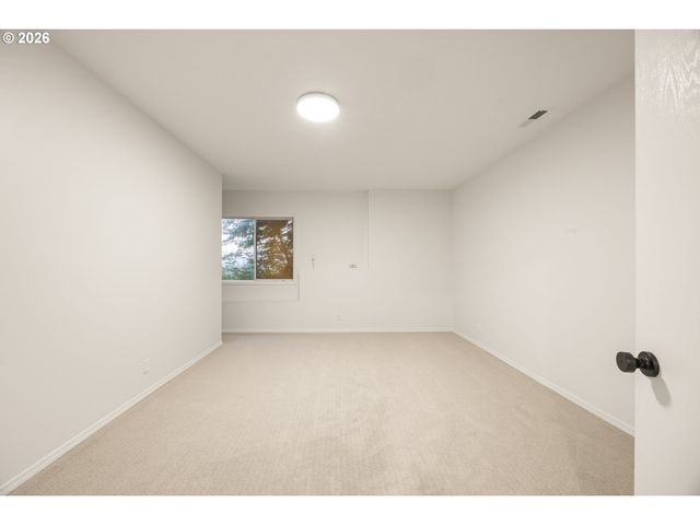 38015 Se FALL CREEK Rd, Estacada, OR 97023