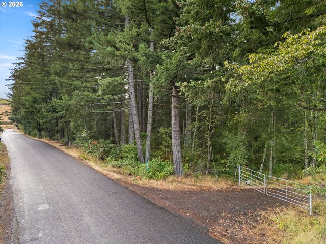 38015 Se FALL CREEK Rd, Estacada, OR 97023
