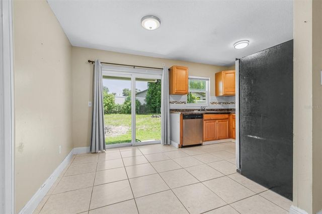 911 W GASTON PLACE, Tampa, FL 33604