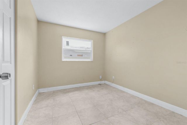 911 W GASTON PLACE, Tampa, FL 33604