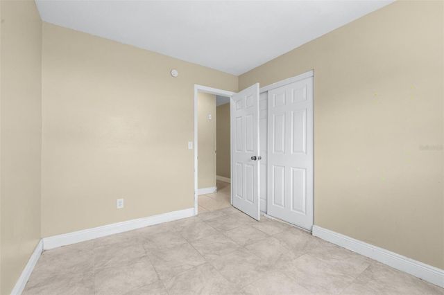 911 W GASTON PLACE, Tampa, FL 33604