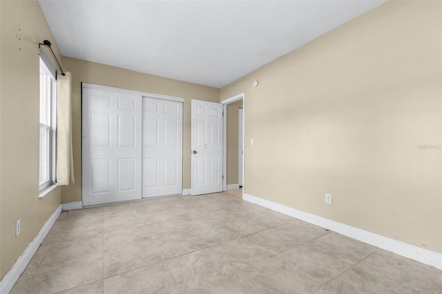 911 W GASTON PLACE, Tampa, FL 33604