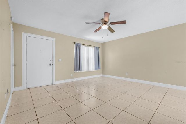 911 W GASTON PLACE, Tampa, FL 33604