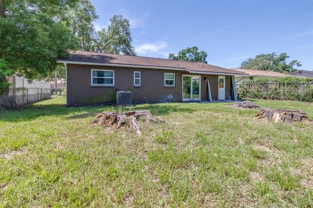 911 W GASTON PLACE, Tampa, FL 33604